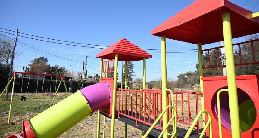 Luján: El Municipio construye una nueva plaza en el barrio Luna