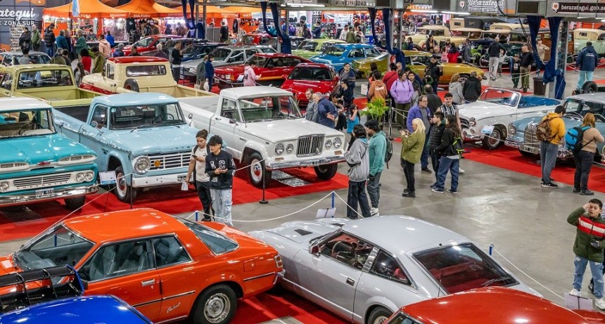 Berazategui: Arrancó el 11° Salón de Automóviles y Motos Clásicas en el distrito 