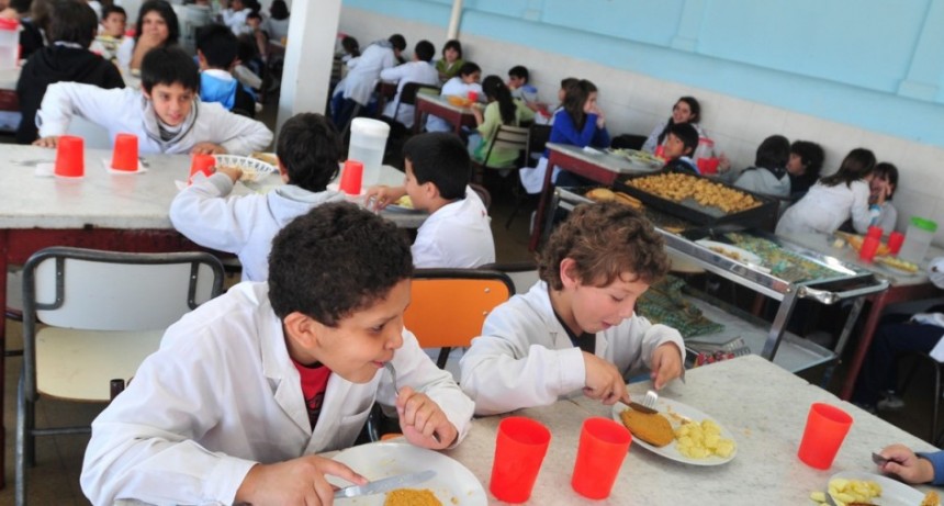 17 Mil Escuelas en todo el país reciben fondo de 38 mil millones de pesos para comedores escolares