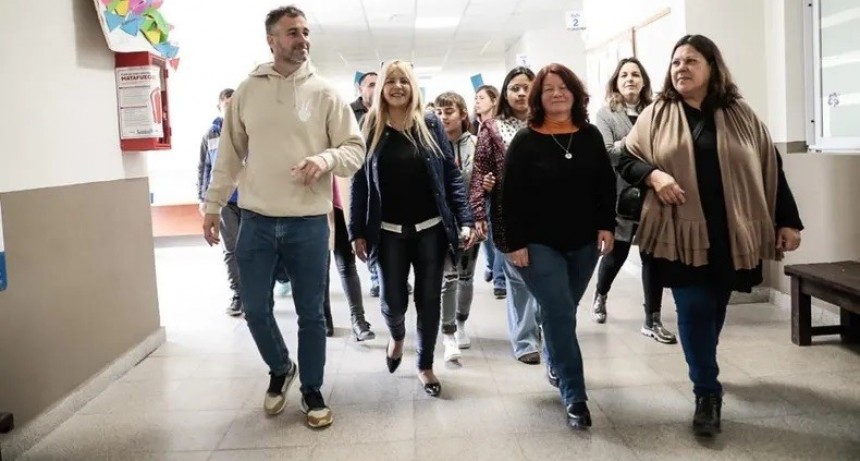 Pilar: Achával recorrió las ampliaciones de la Escuela N° 20 de Mazanares 