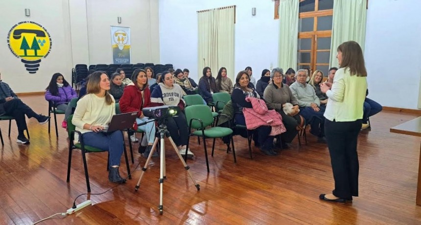 Gral. Villegas: El Municipio brindó una charla informativa sobre estudiar en el distrito 
