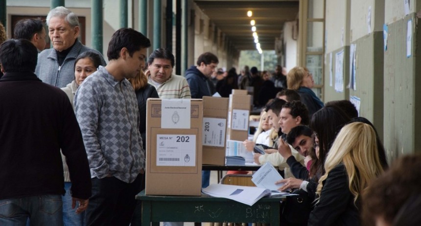 A las 18 horas, cerraron los comicios con excepción de Capital Federal