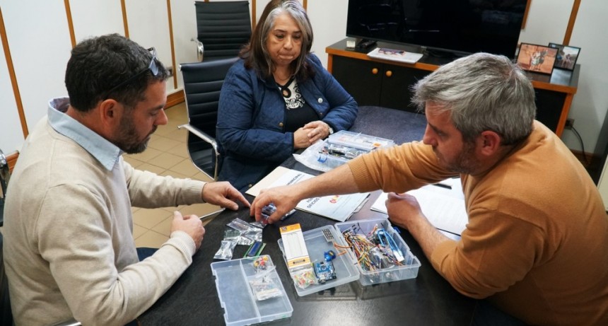 Colón (ER): Se recibieron insumos para capacitaciones en Oficios Digitales e Industria 4.0