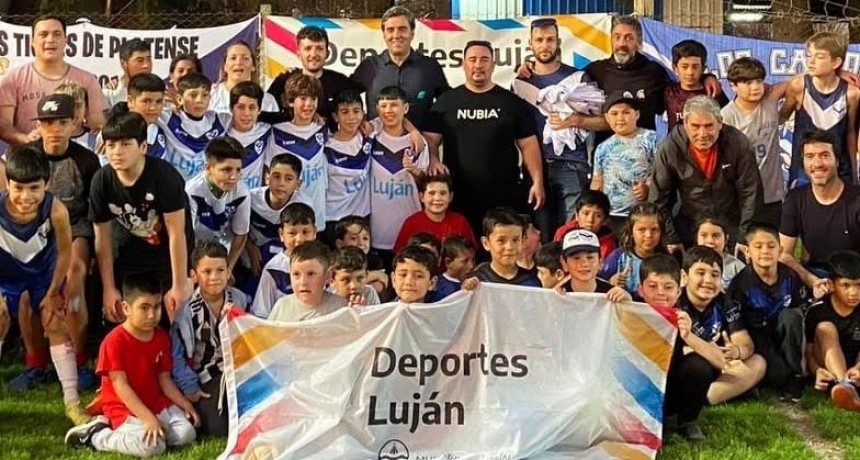 Luján: El Municipio realiza la entrega de camisetas a las Escuelas de Fútbol de ACIFO