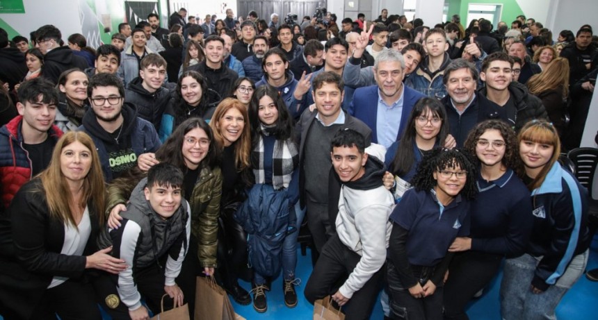 Avellaneda: Kicillof y Ferraresi inauguraron los talleres de la Escuela Técnica 6 y entregaron móviles para seguridad y servicios municipales