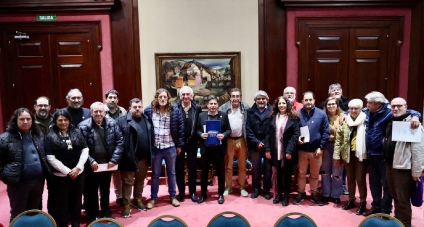 Kicillof y Correa se reunieron con dirigentes de la CTA Autónoma en La Plata