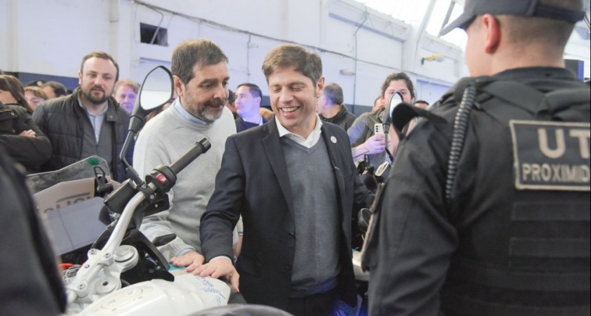 Kicillof y Moreira recorrieron la nueva base UTOI de San Martín 