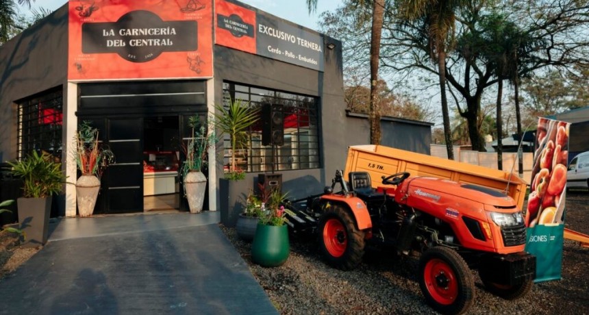 Misiones: Passalacqua inauguró una nueva carniceria y entregó un tractor en el Mercado Central de la Provincia 
