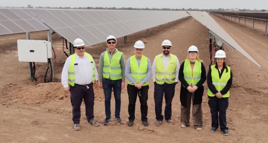 Chaco: El Gobierno Provincial entregó la factibilidad hídrica al proyecto del Parque Solar “Pampa del Infierno” 