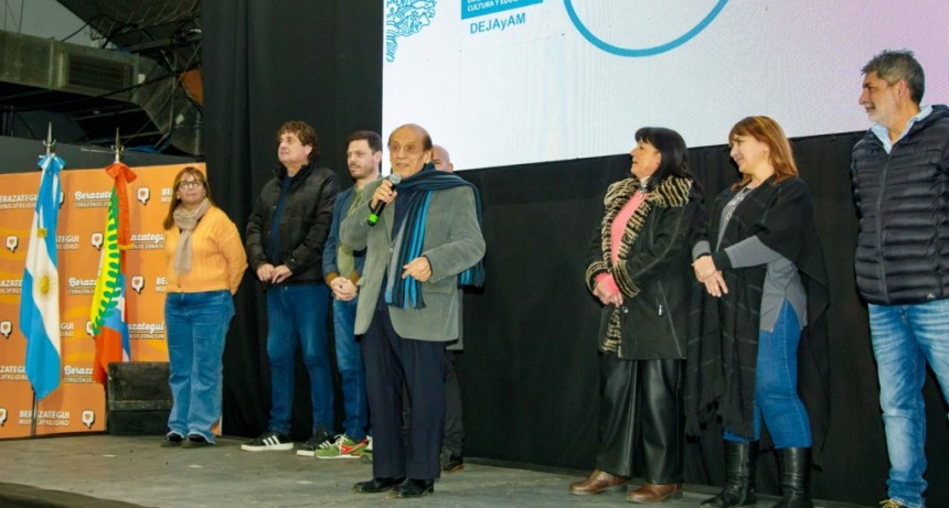 Berazategui: Más de 200 nuevos graduados del Programa FinEs 