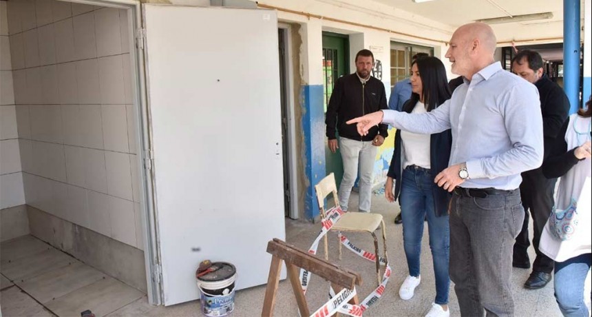 Malvinas Argentinas: La intendenta Noe Correa visitó la Escuela Primaria N° 22