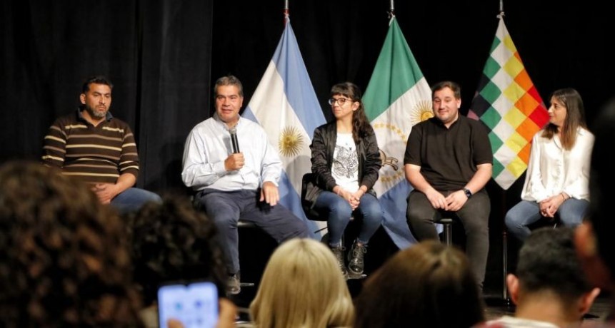 Chaco: El Gobierno Provincial entregó 110 tarjetas para potencias actividades de organizaciones de la sociedad civil 