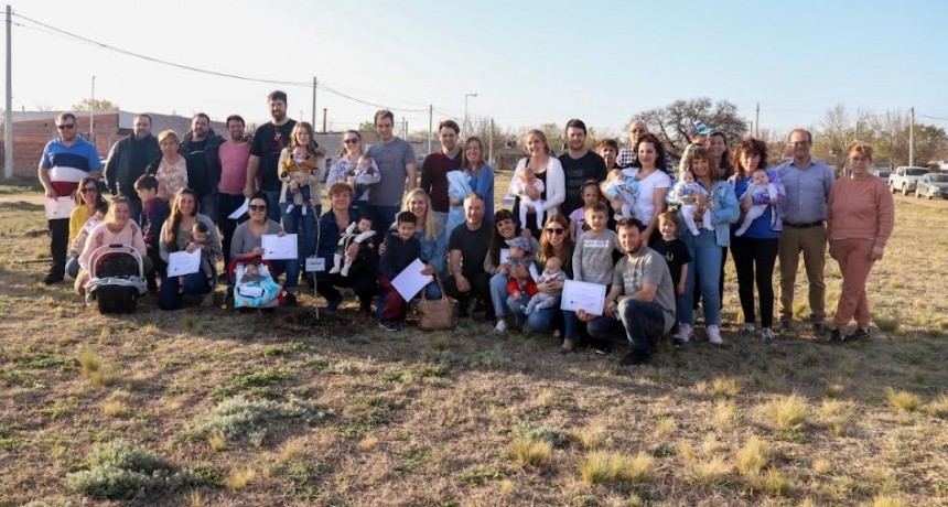 Puan: Se plantaron 17 árboles en el marco del Proyecto “Un Niño, un árbol”