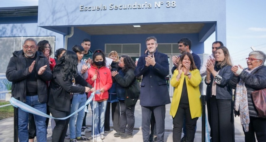 Pilar: Federico Achával inauguró la Escuela Secundaria N°38
