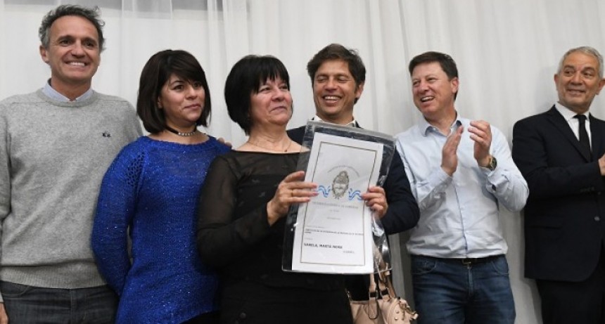 La Provincia entregó 63 títulos de propiedad gratuitos para familias de Villarino