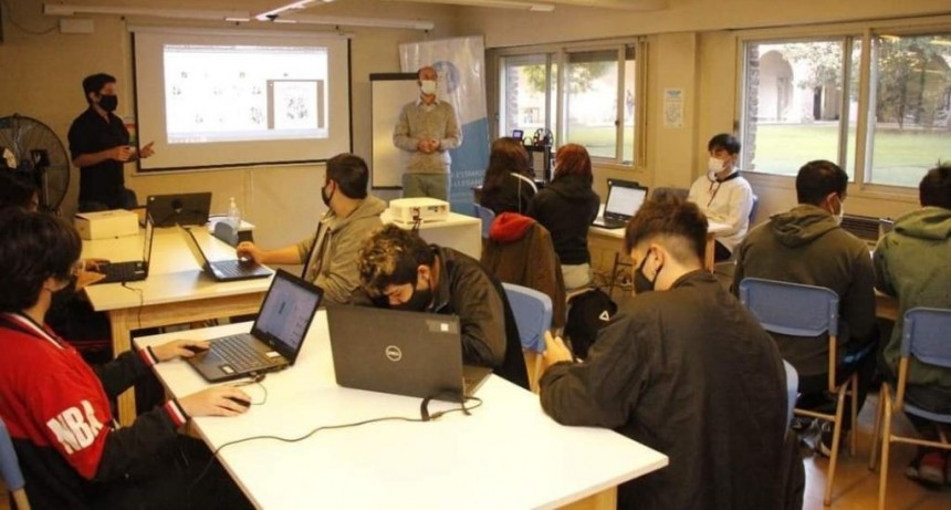 San Miguel: El Municipio realizó capacitaciones en robótica, impresión 3D y programación de videojuegos