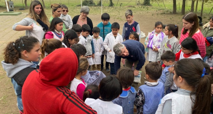 Tres Arroyos: Taller de Eco Huerta en la Escuela Rural N° 20