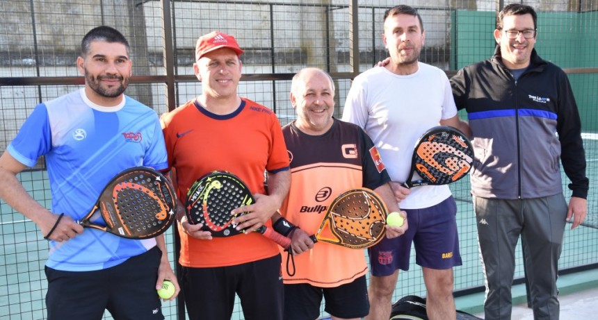 Tres Lomas: Vuelve a estar en funcionamiento la cancha de pádel del Polideportivo Municipal 