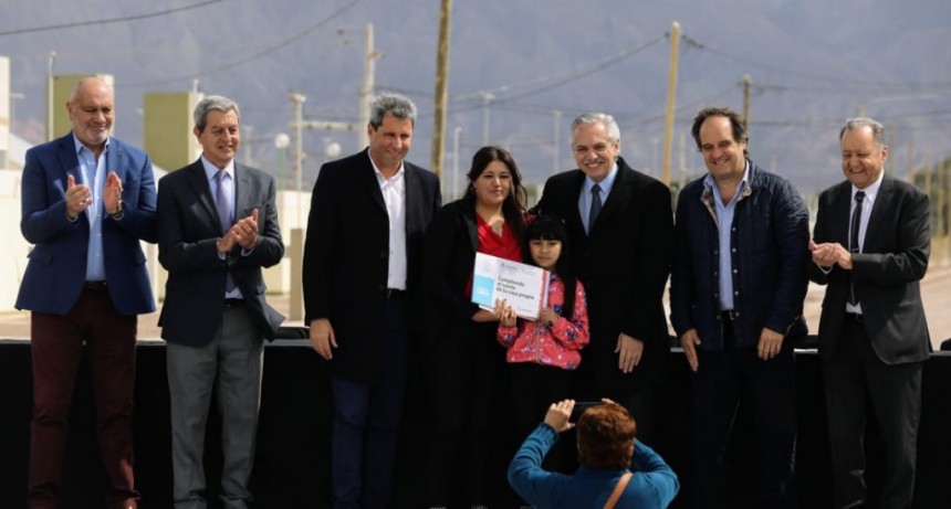 Alberto Fernandez, Maggiotti y Uñac inauguraron 788 viviendas en San Juan