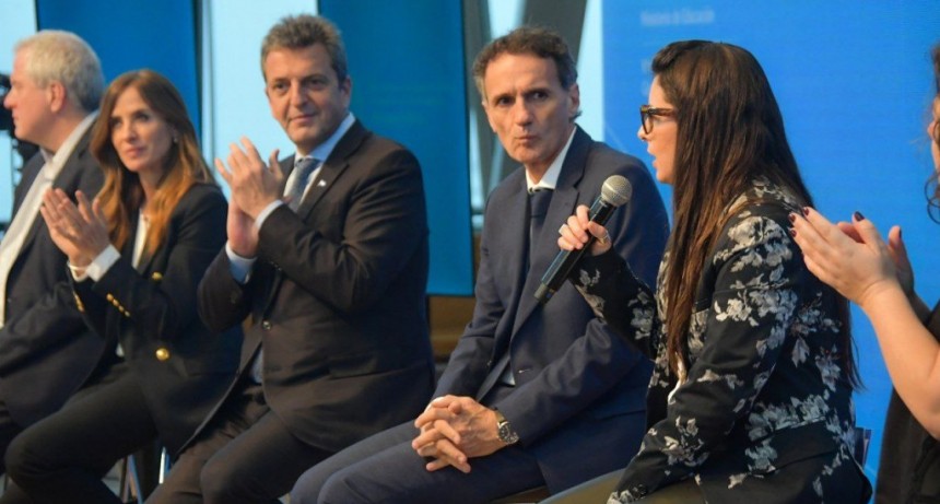 Mazzina y Massa anunciaron la construcción de 20 Centros de Formación Profesional con perspectiva de género