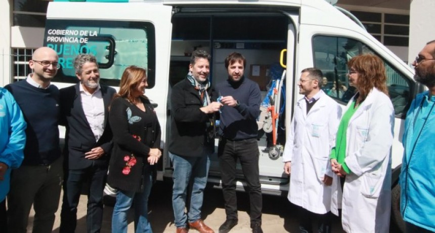 Merlo: Kreplak entregó una ambulancia y equipamiento al hospital “Héroes de Malvinas”