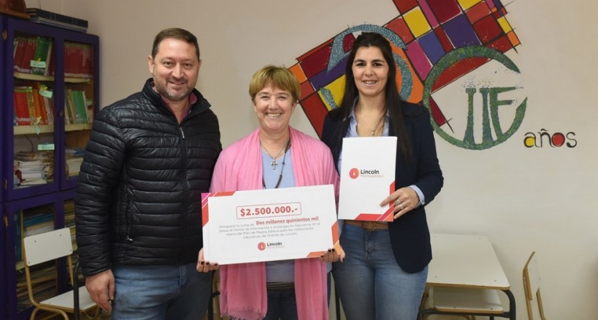 Lincoln: Serenal entregó nuevos subsidios para mejoras en infraestructura edilicia  