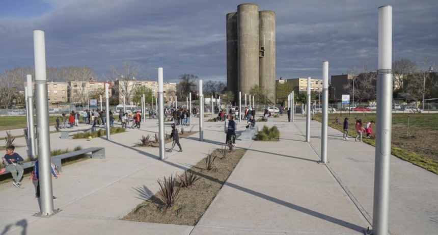 Massa y Katopodis inauguraron la renovación integral de la Av. Olivera y el Nuevo Parque Don Orione en Alte. Brown