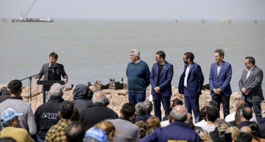 Kicillof recorrió las obras de expansión de Puerto Rosales