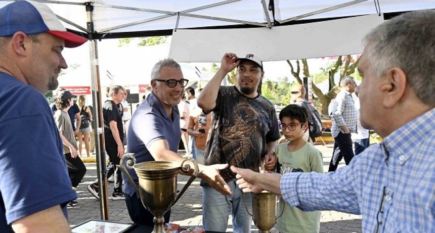 Tigre: Zamora estuvo presente en la Fiesta del Remo
