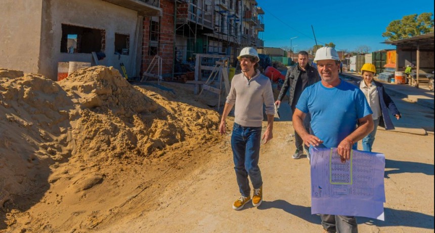San Fernando: Juan Andreotti visitó la construcción de 127 viviendas reactivadas con fondos municipales