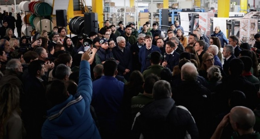 Kicillof se reunió con trabajadores y empresarios pymes en Vicente López
