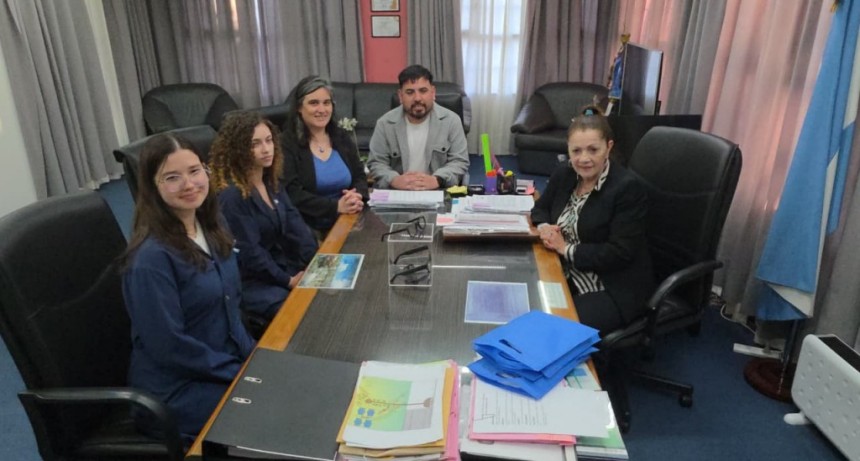Pte. Perón: Cantero recibió a alumnas de la Escuela Técnica finalistas de la Feria de Ciencias 