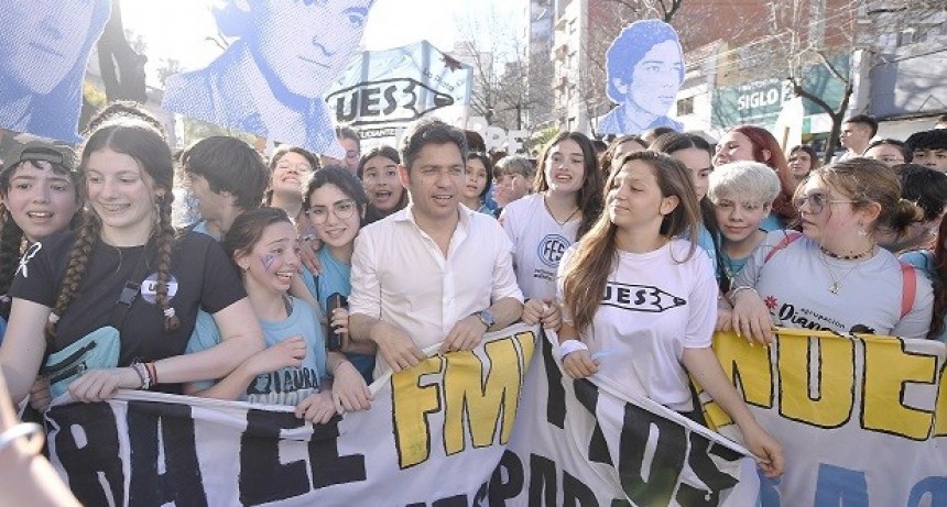 Kicillof participó de la marcha por el 49° aniversario de la Noche de los Lápices