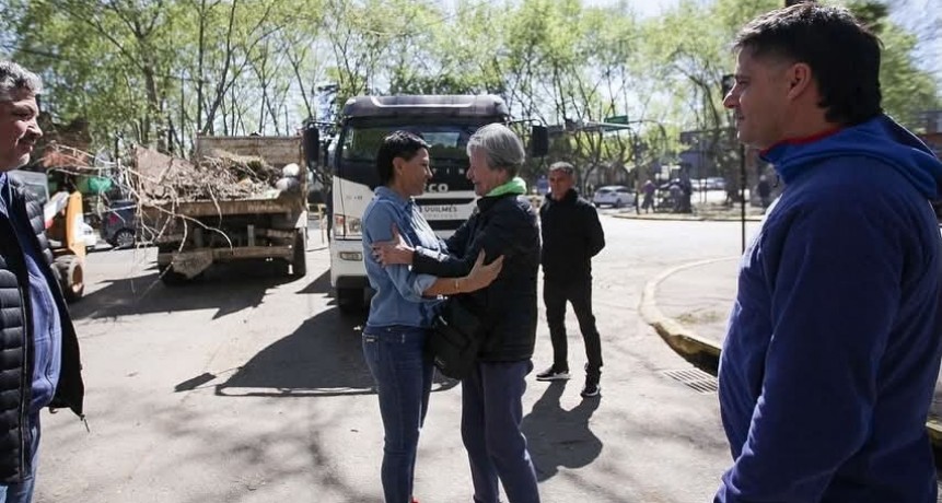 Quilmes: Mendoza supervisó un operativo de limpieza integral en el barrio Villa Argentina 