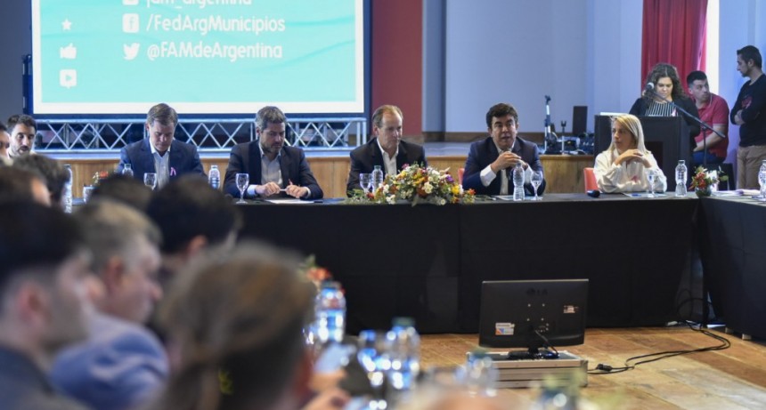 Fernando Espinoza participó del encuentro de la Federación Argentina de Municipios (FAM) en Entre Ríos 