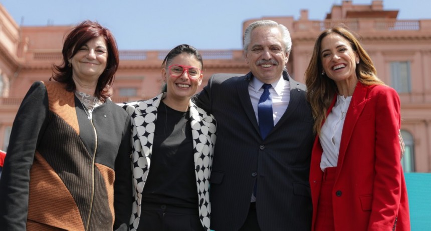 El Presidente tomó juramento a las nuevas ministras de Trabajo, Desarrollo Social y Mujeres, Géneros y Diversidad