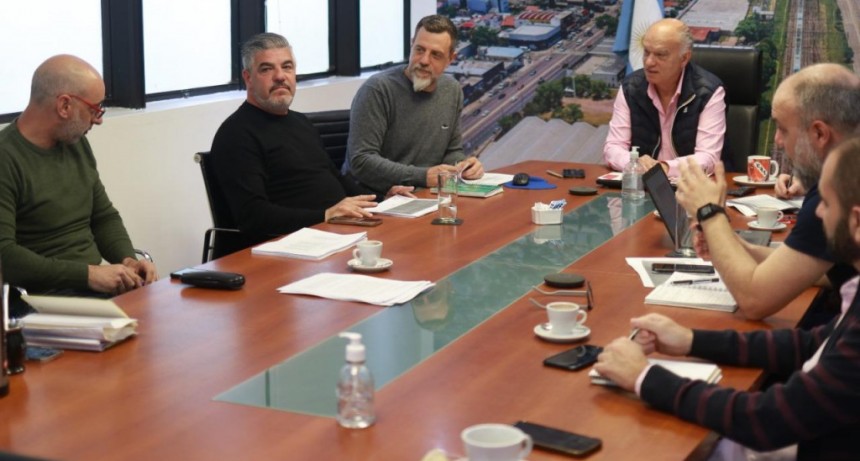 Lanús: Grindetti encabezó una reunión de seguimiento de espacio públicos 
