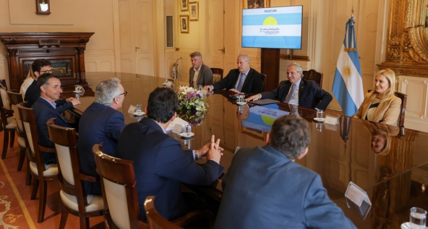 Alberto Fernández recibió a miembros de la organización Argentinos por la Educación