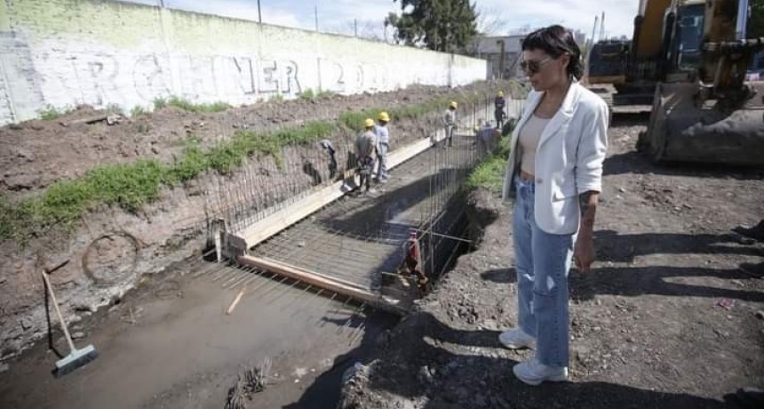 Quilmes: La Intendenta recorrió la obra de los desagües pluviales para el Colector Alberdi 