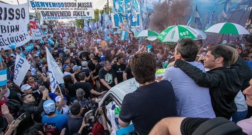 Multitudinaria caravana en La Matanza: Más de 30 cuadras y una plaza repleta en apoyo a Massa y Kicillof