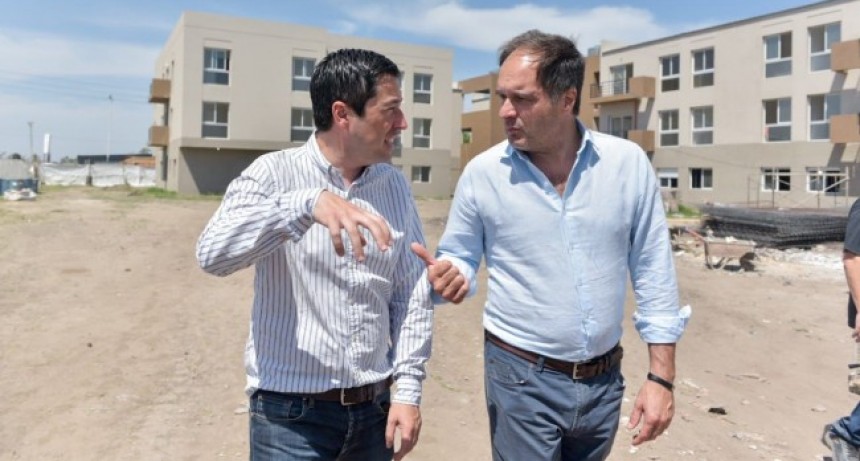 Nardini y Maggioti recorrieron obras de vivienda en Malvinas Argentinas