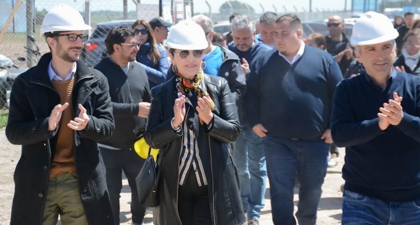 Pte. Perón: Cantero y los ministros Larroque y Simone recorrieron las viviendas que se construyen en Guarnica