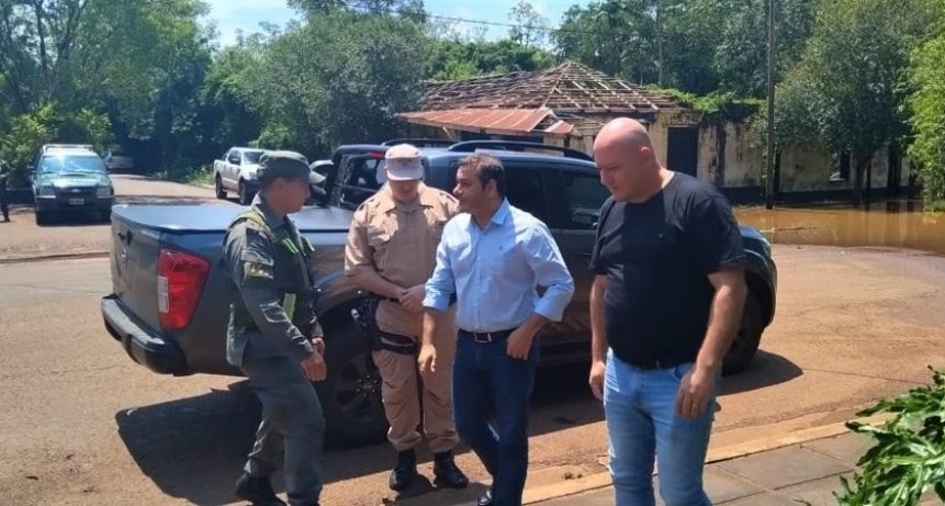 Misiones: Herrera Ahuad recorrió las zonas inundadas en Panambí y Colonia de Aurora para tomar rápidas medidas de asistencia 