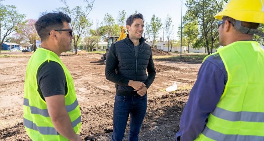 San Nicolás: Passaglia recorrió las obras en la plaza de barrio Lanza 