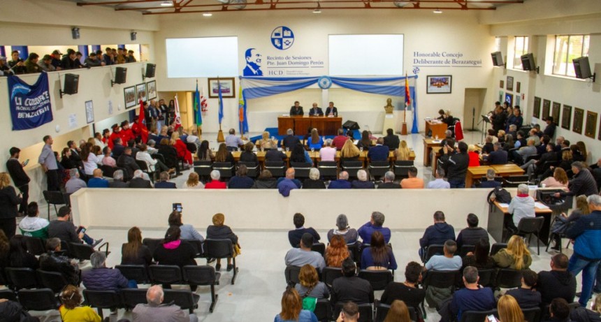 Berazategui celebró los 40 años de democracia ininterrumpida con un merecido homenaje a Raúl Alfonsín 