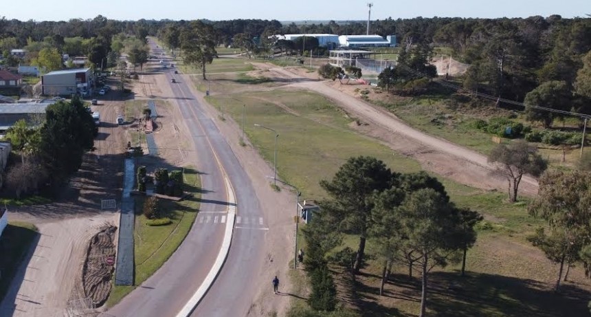 Monte Hermoso: Comenzó la puesta en valor del bulevar de ingreso al ejido urbano