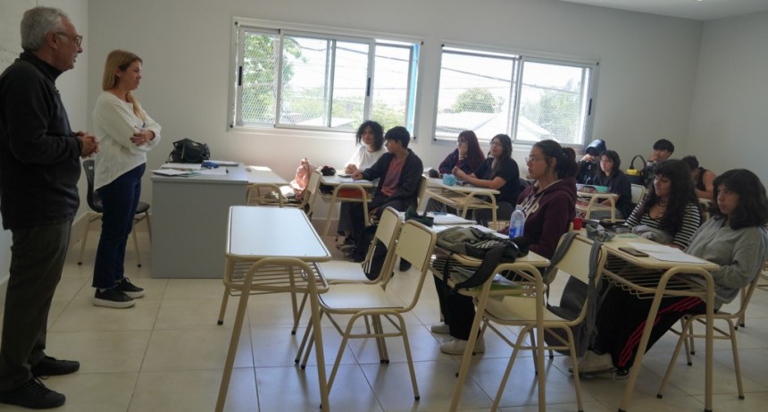 Tigre: Julio Zamora inspeccionó el funcionamiento de la nueva Escuela Secundaria N°47 de Benavídez 