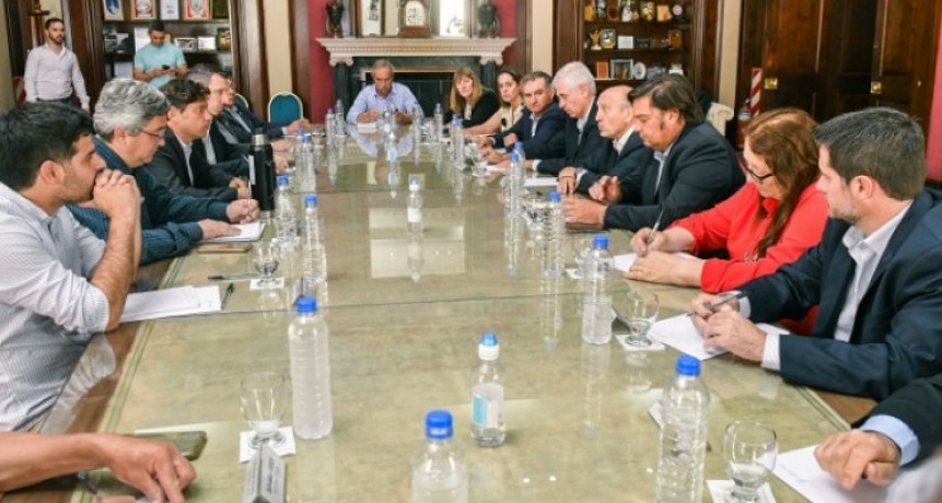 Axel Kicillof anunció la emergencia por la sequía que afecta al sector agropecuario y presentó medidas de acompañamiento
