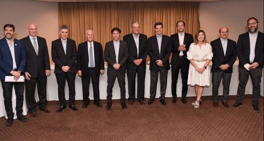 Axel Kicillof participó de un encuentro con empresarios del Club del Petróleo y representantes del sector hidrocarburífero