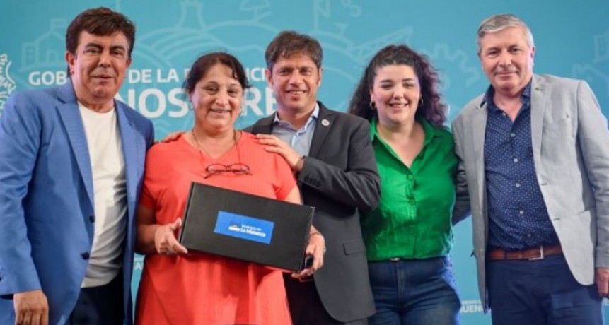 Kicillof y Espinoza entregaron 287 tablets a jardines de infantes de La Matanza 